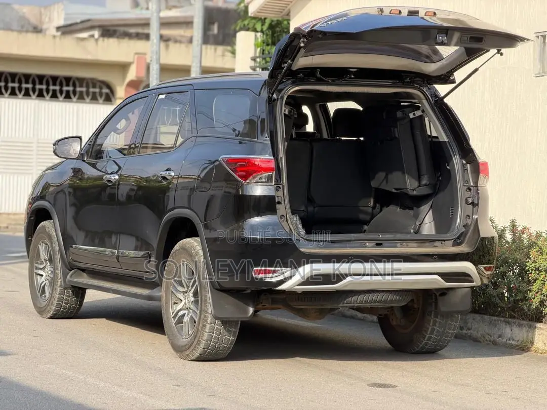 Toyota Fortuner 2019 Noir