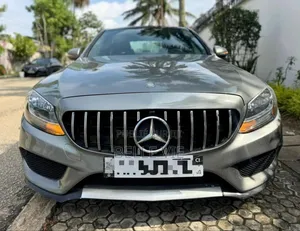 Mercedes-Benz C300 Base 4Matic Sedan AWD (2.0L 4cyl 7A) 2017 Beige