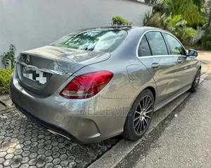 Mercedes-Benz C300 Base 4Matic Sedan AWD (2.0L 4cyl 7A) 2017 Beige