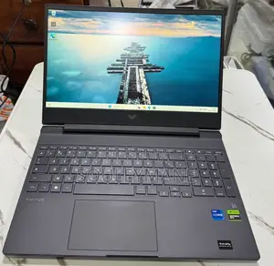 Ordinateur portable HP Victus 15 16GB Intel Core i7 SSD 512GB