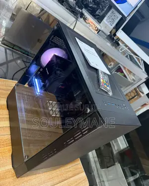 Nouveau Asus ROG STRIX GD30CI 16GB AMD Ryzen 7 SSD 1T