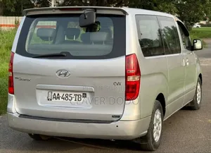 Hyundai Starex 2018 Argenté