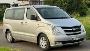 Hyundai Starex 2018 Argenté