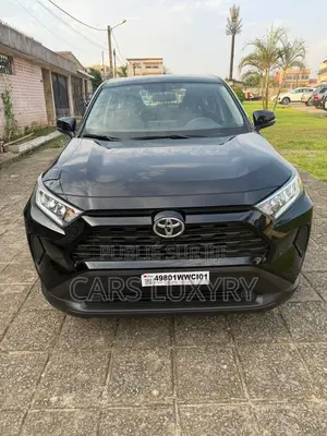 Toyota RAV4 LE 2025 Noir