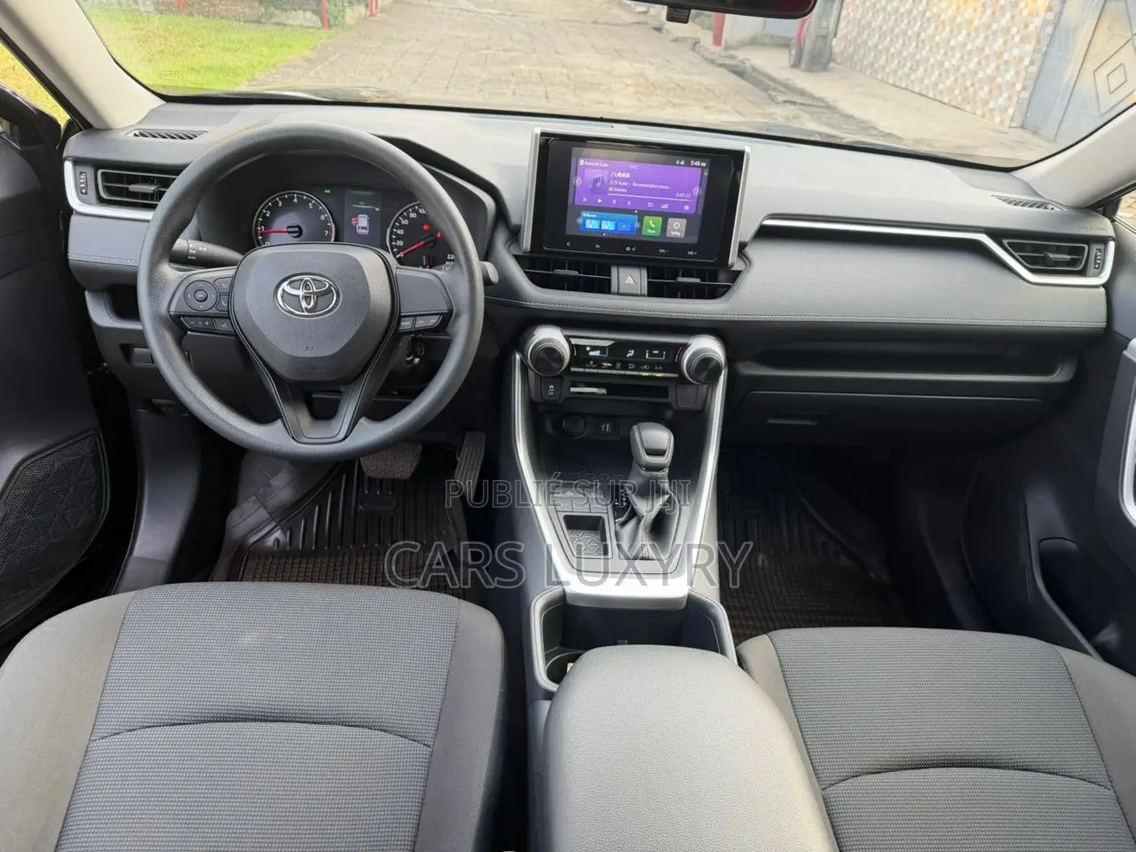 Toyota RAV4 LE 2025 Noir