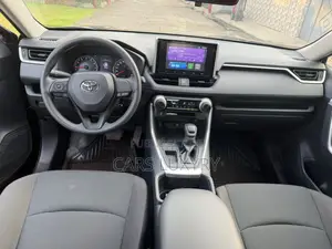 Toyota RAV4 LE 2025 Noir