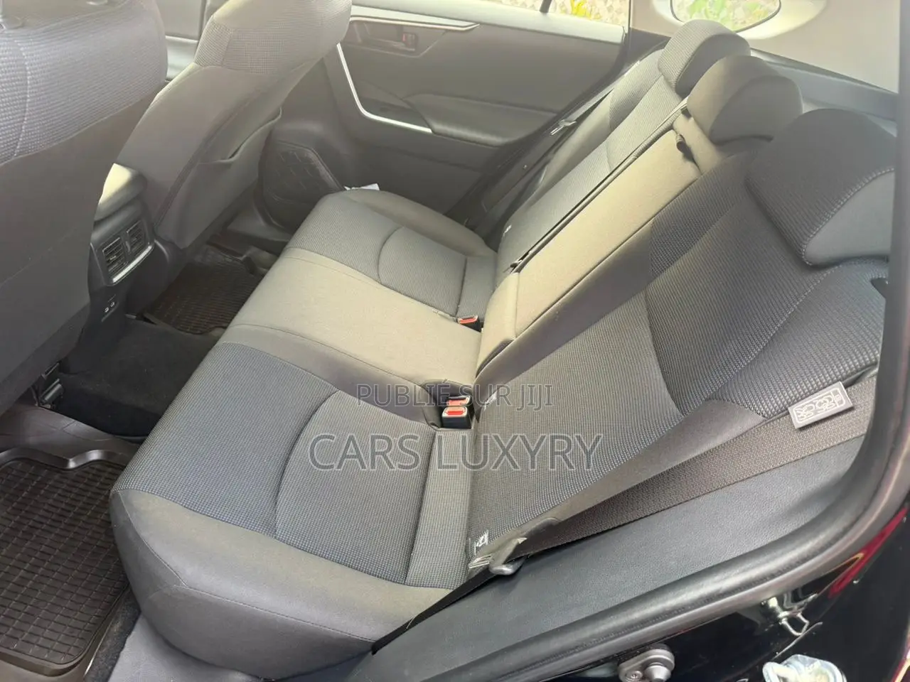 Toyota RAV4 LE 2025 Noir