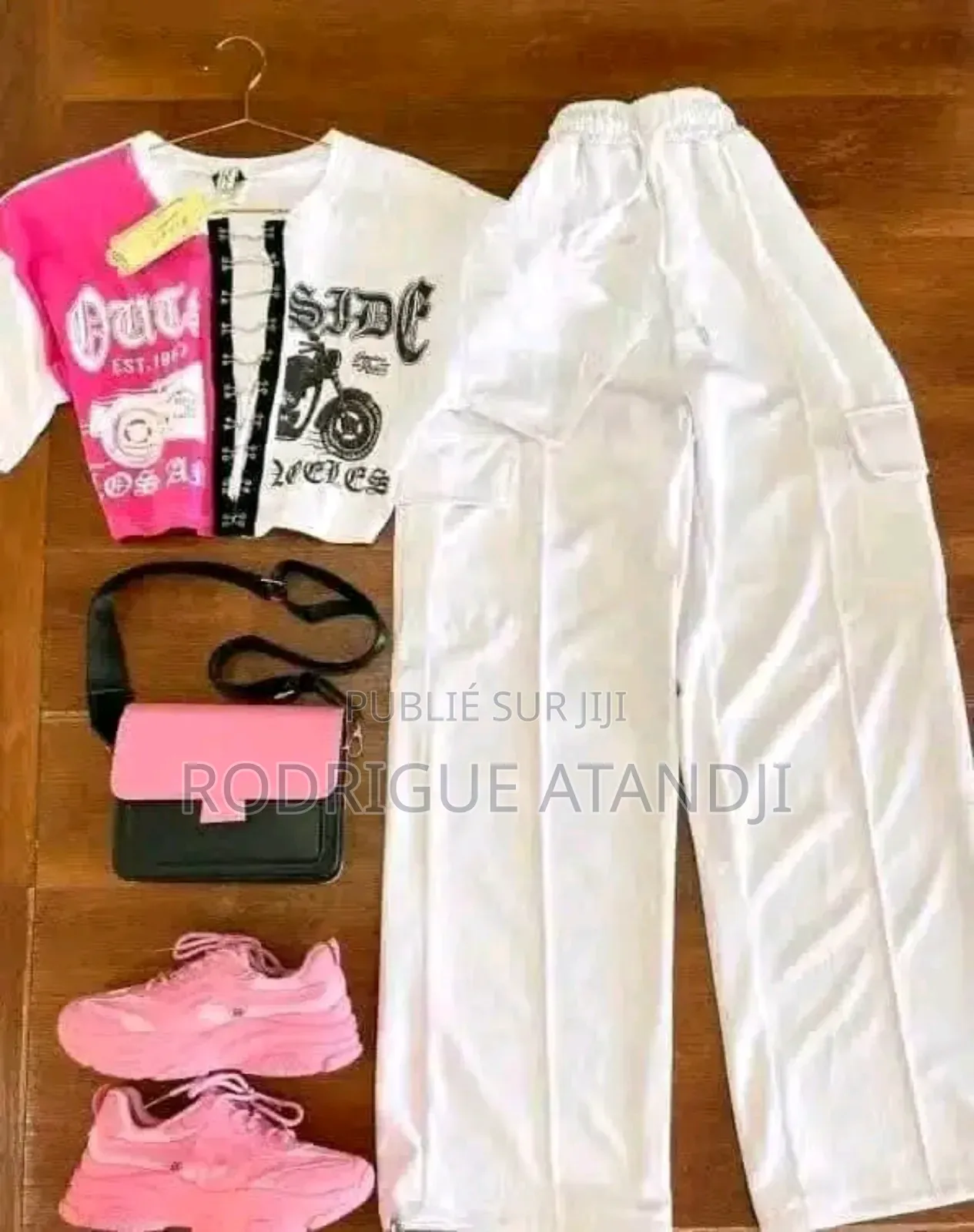 Vous Pouvez Passer Votre Commande Dans Le Magasin De as Dépôt De Habit