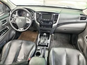 Mitsubishi L200 2017 Bleu