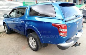 Mitsubishi L200 2017 Bleu