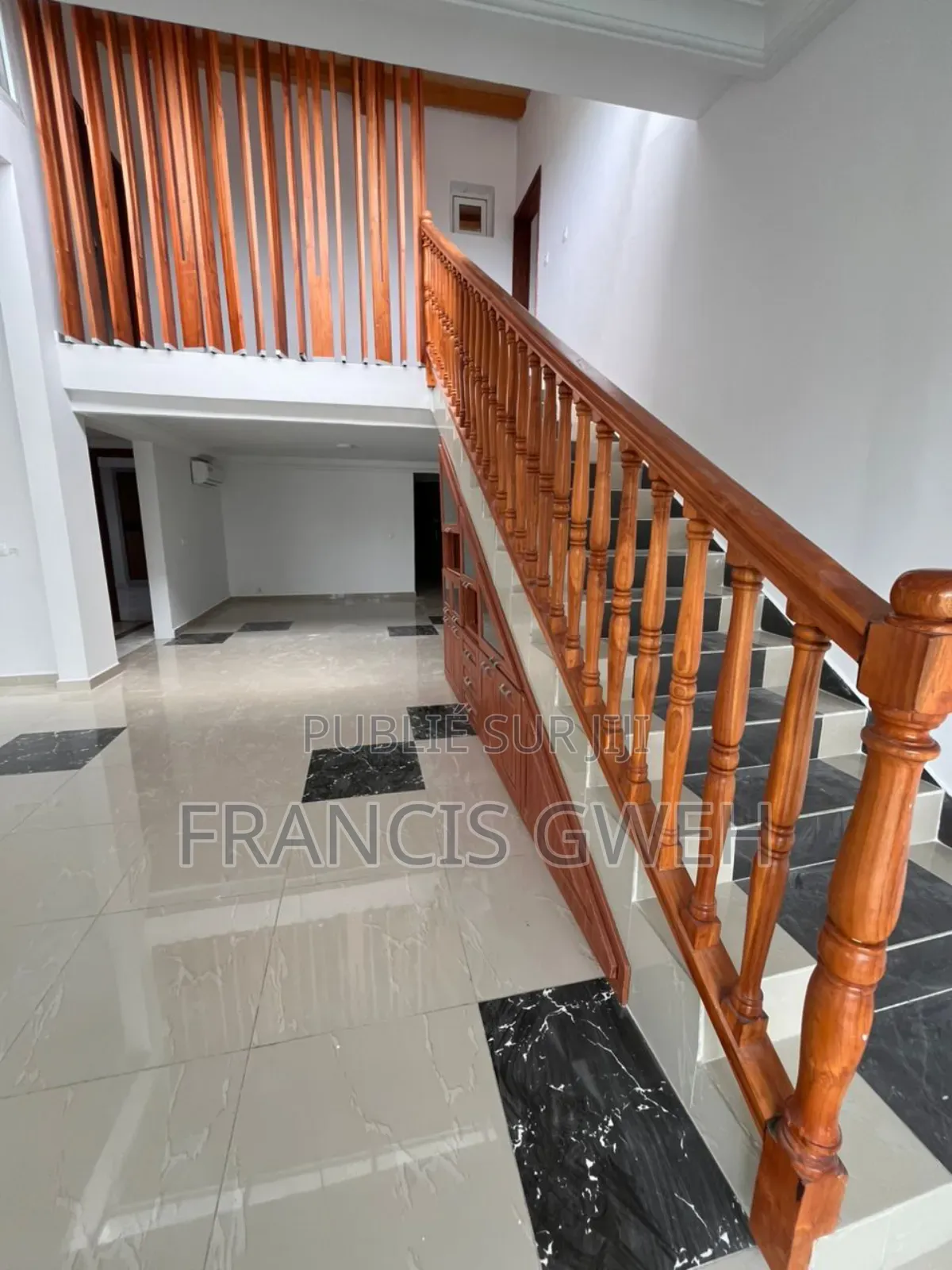 3chbre Appartement dans Francis Gweh, Cocody à Louer