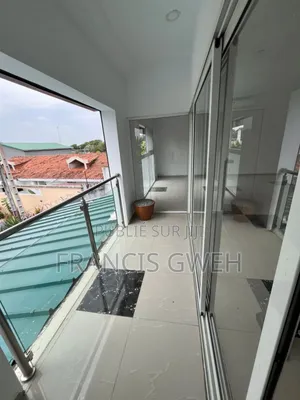 3chbre Appartement dans Francis Gweh, Cocody à Louer