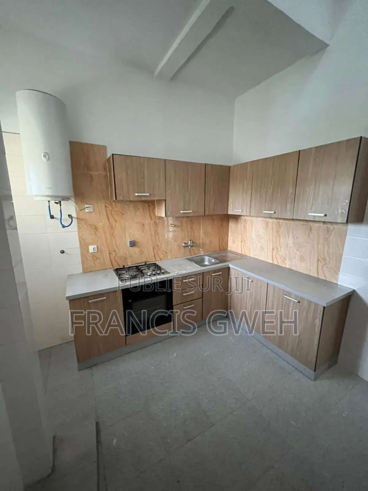 3chbre Appartement dans Francis Gweh, Cocody à Louer