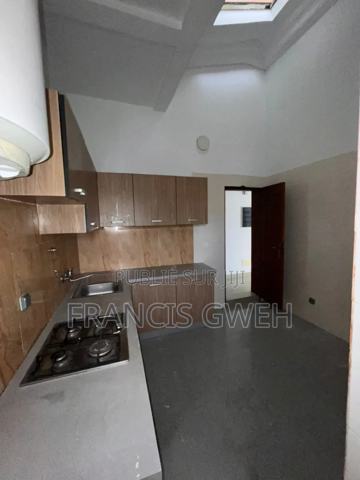 3chbre Appartement dans Francis Gweh, Cocody à Louer