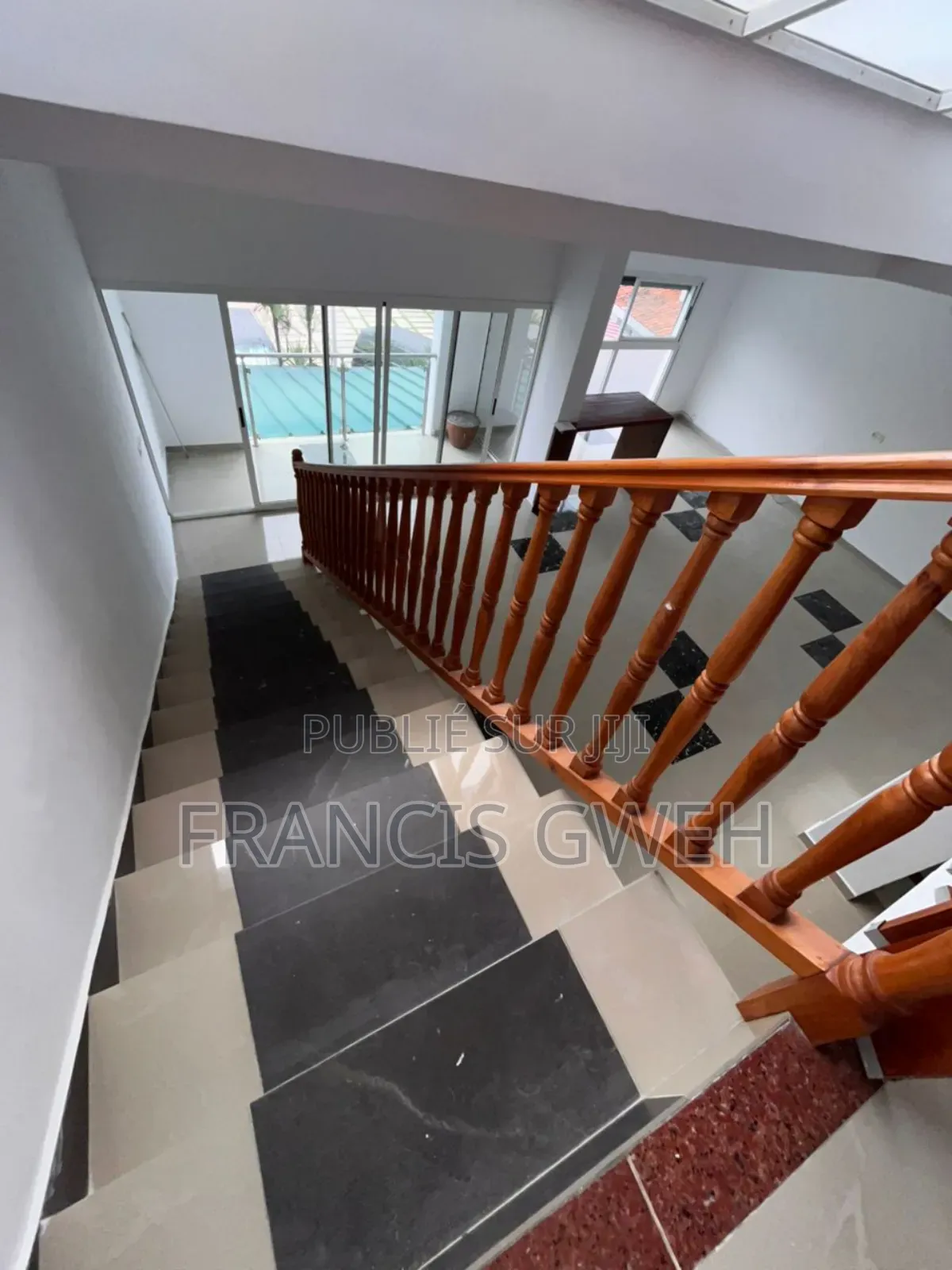 3chbre Appartement dans Francis Gweh, Cocody à Louer
