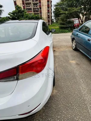 Hyundai Avante 2015 Blanc