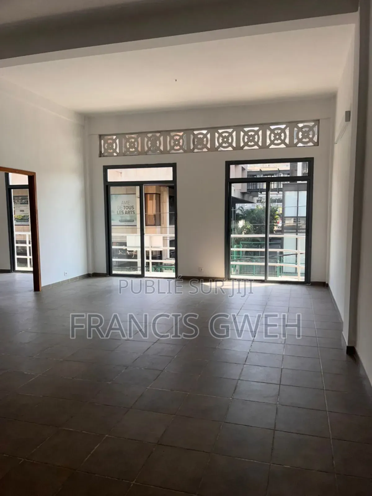 2chbre Appartement dans Francis Gweh, Cocody à Louer