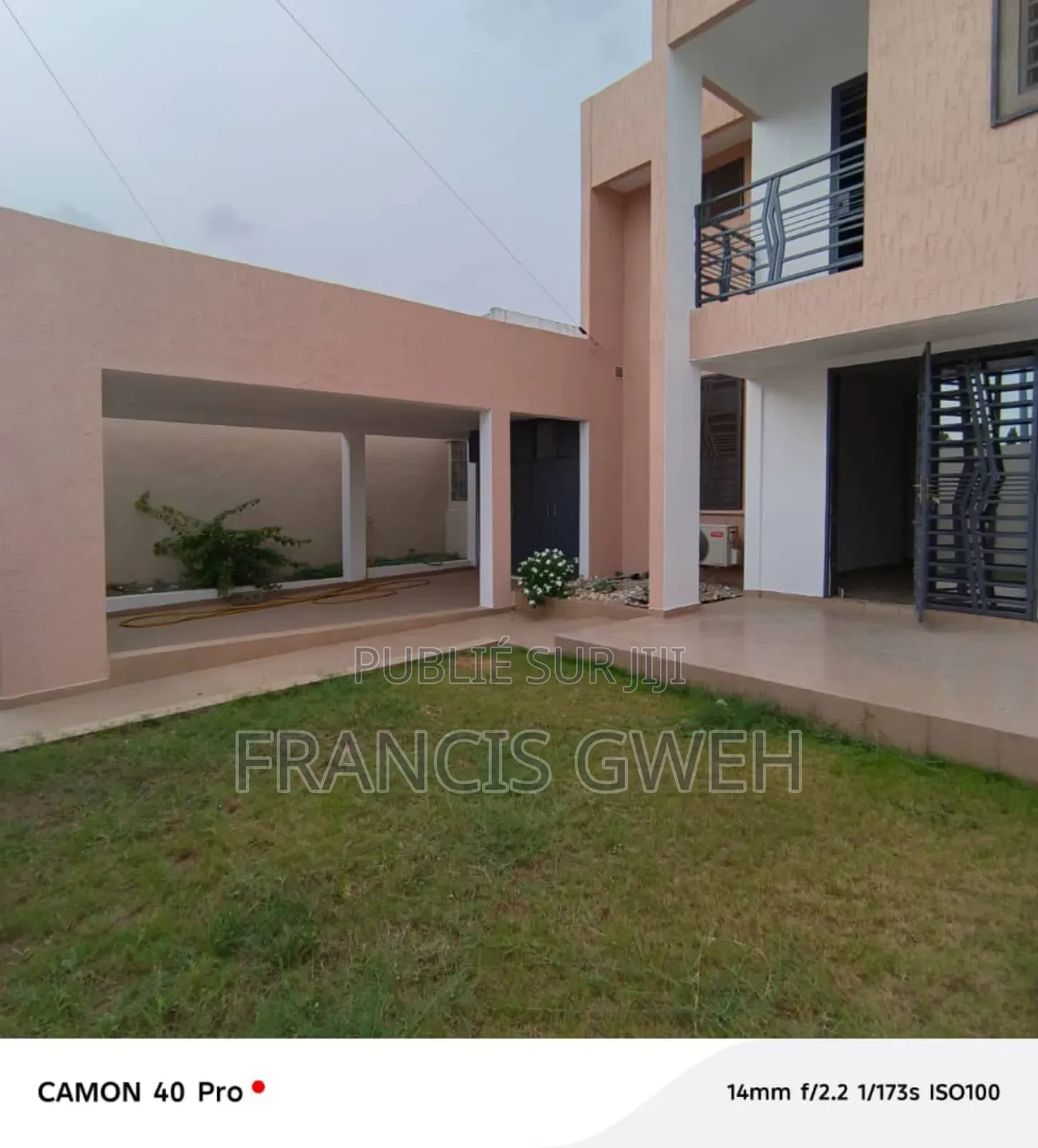 4chbre Duplex dans Francis Gweh, Cocody à Louer