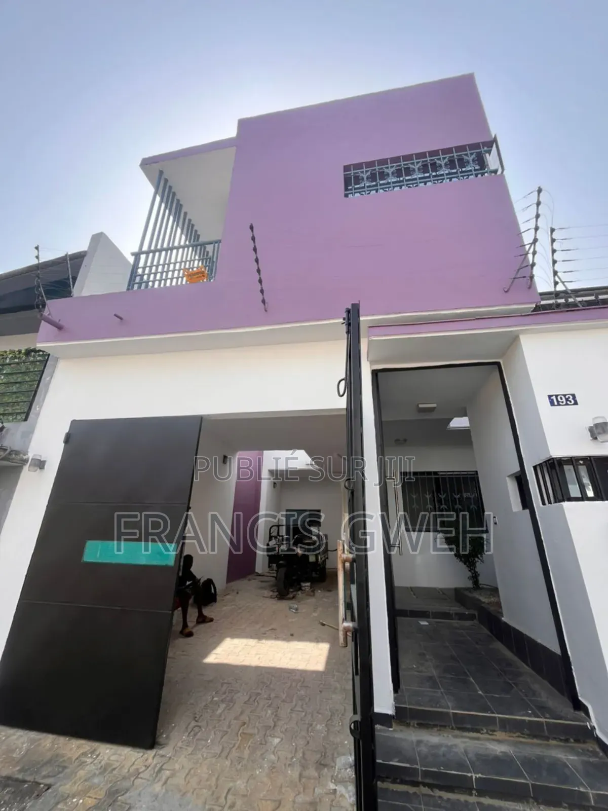 5chbre Duplex dans Francis Gweh, Cocody à Louer