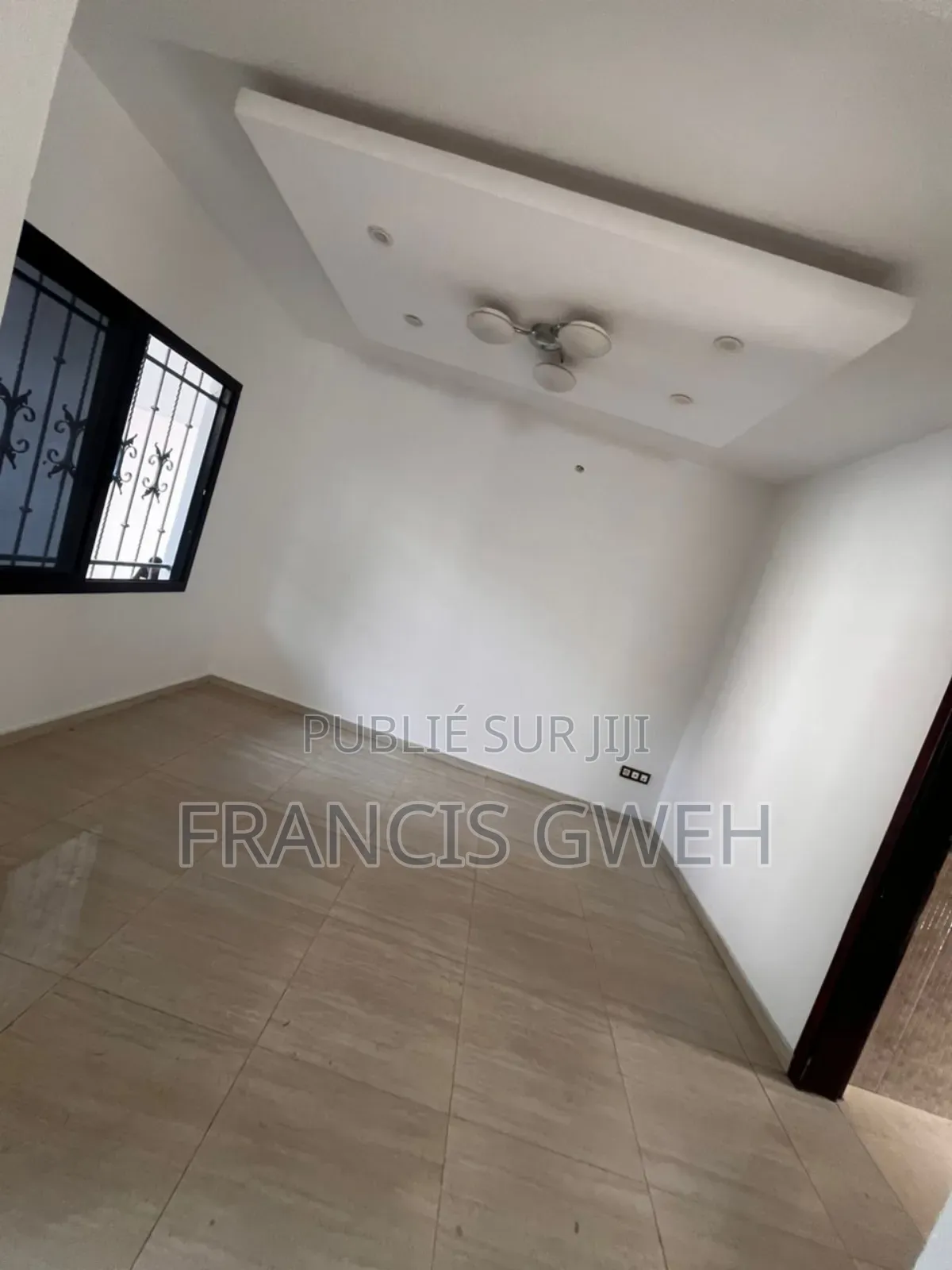 5chbre Duplex dans Francis Gweh, Cocody à Louer