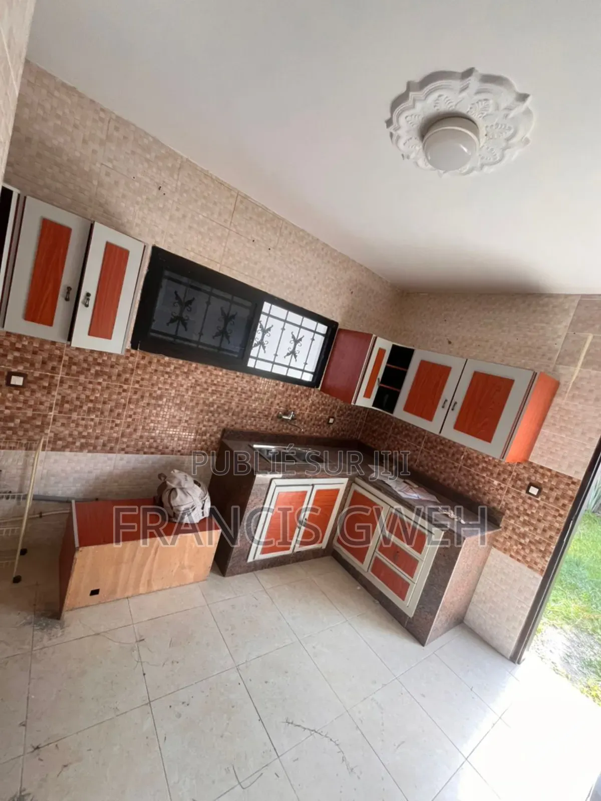 5chbre Duplex dans Francis Gweh, Cocody à Louer