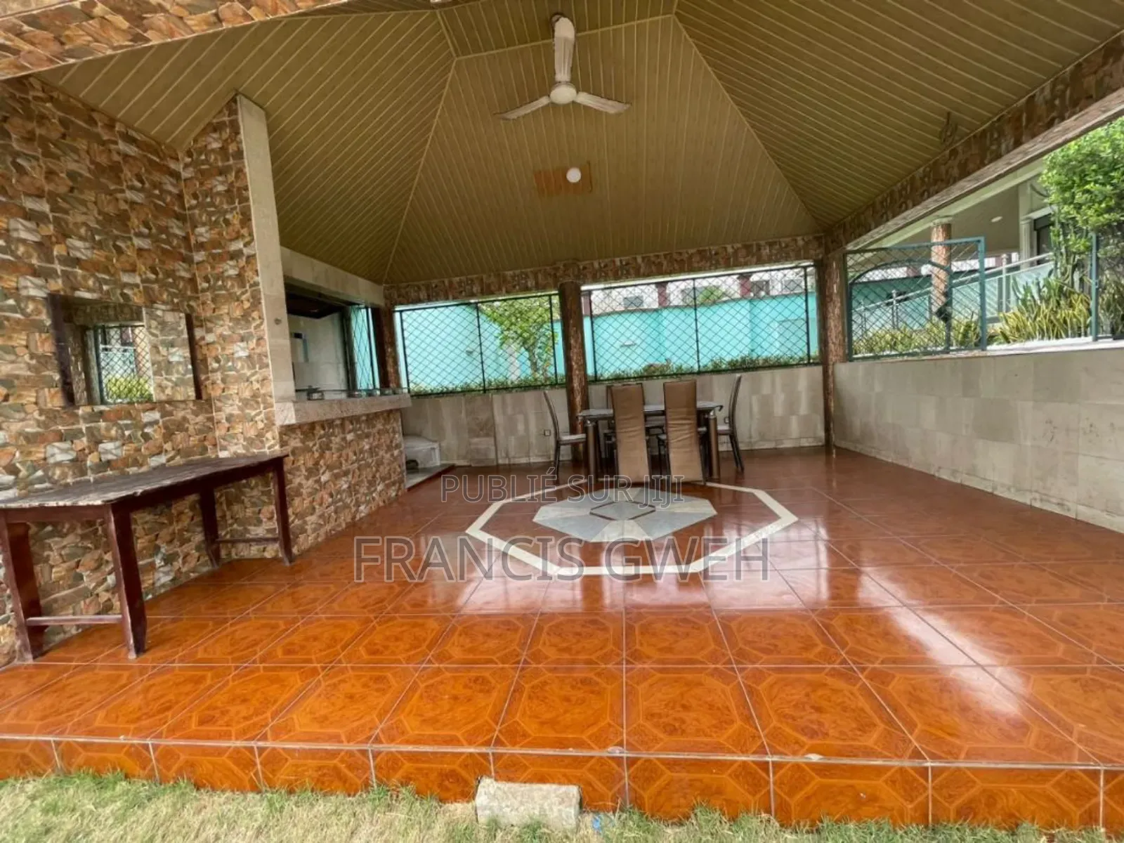 18chbre Duplex dans Francis Gweh, Cocody à Vendre