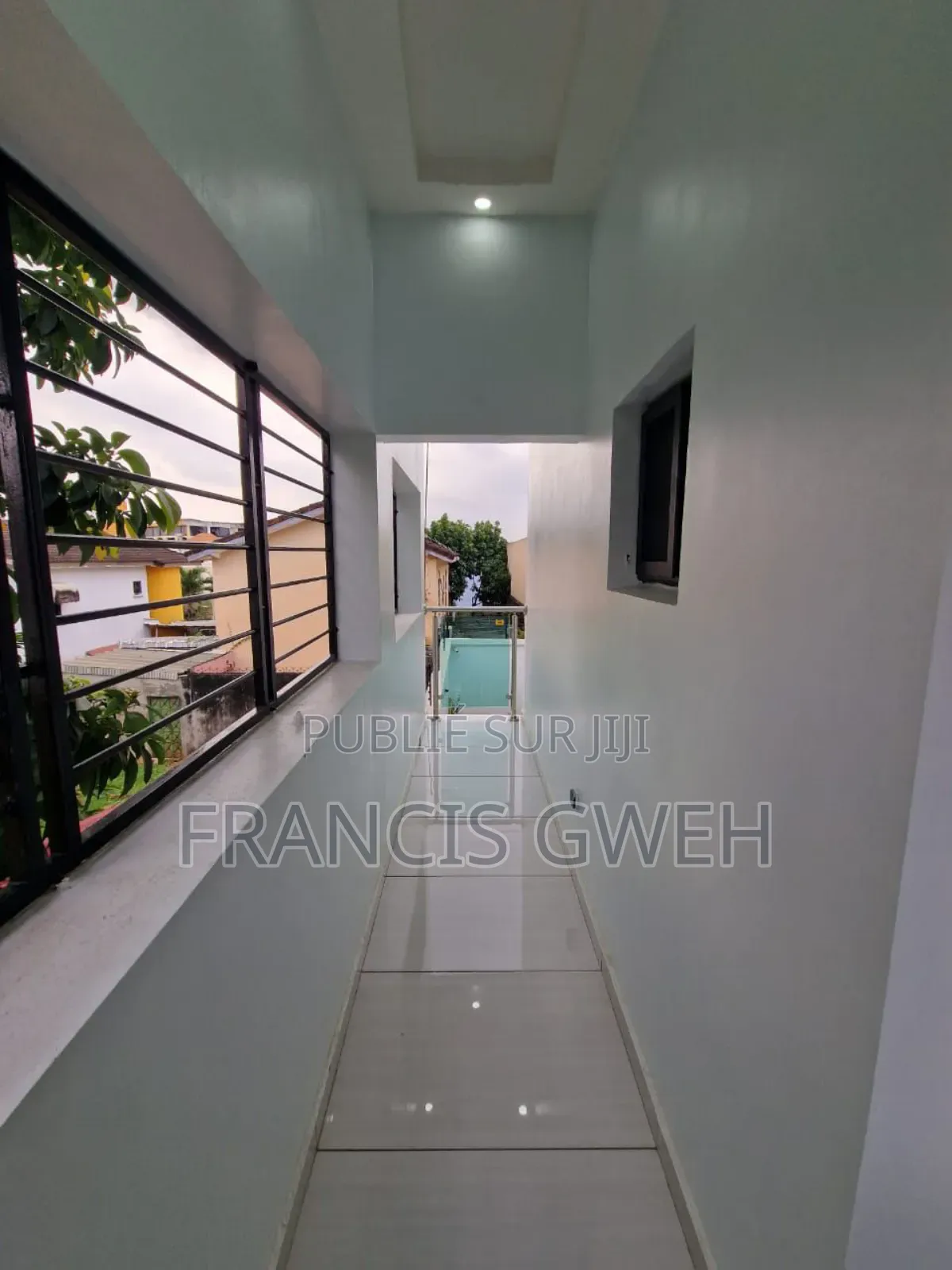 5chbre Duplex dans Francis Gweh, Cocody à Louer