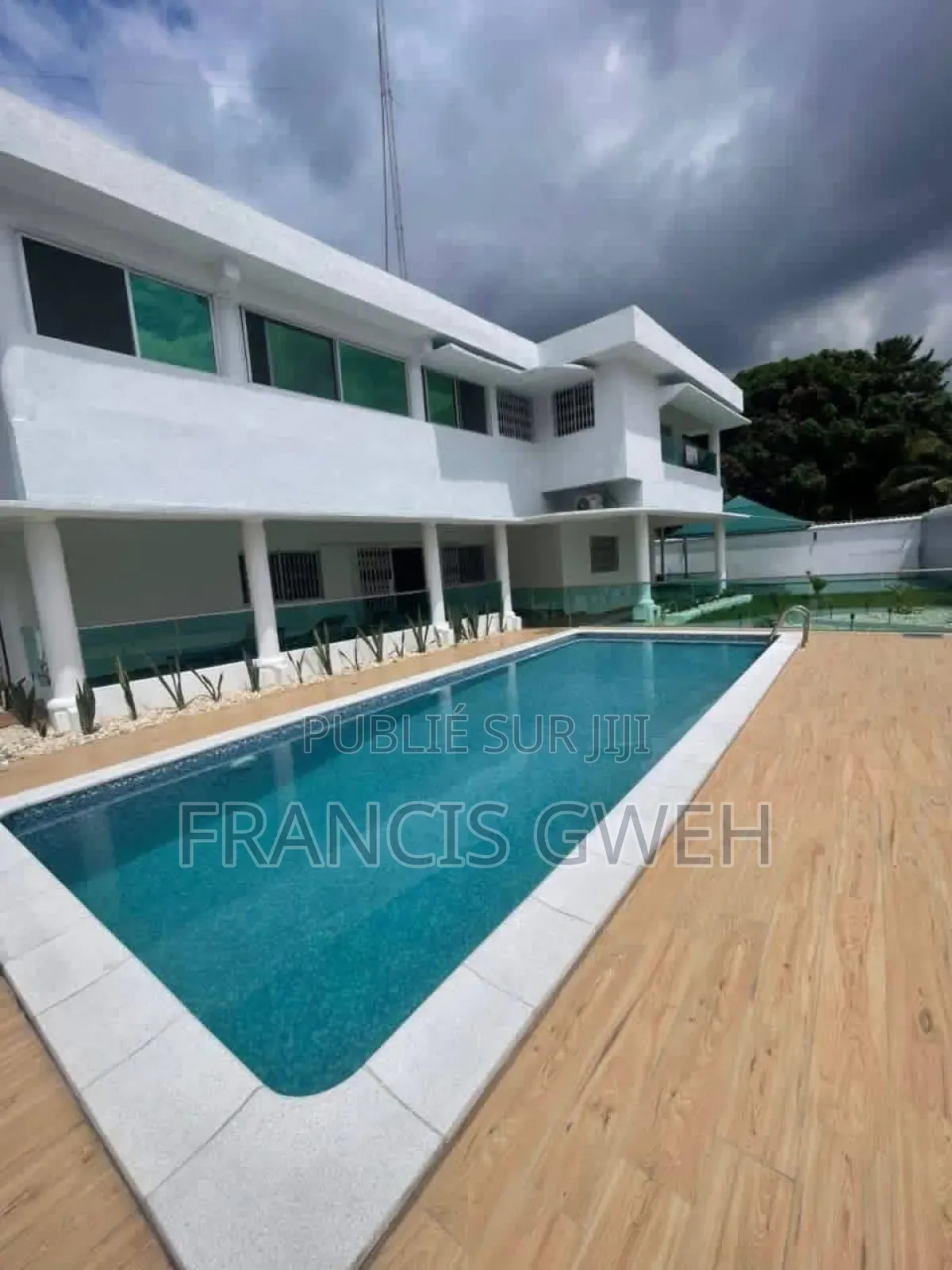 7chbre Duplex dans Francis Gweh, Cocody à Louer