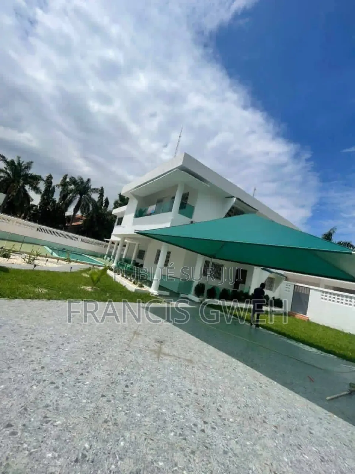 7chbre Duplex dans Francis Gweh, Cocody à Louer