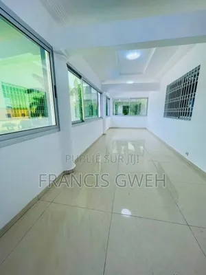 7chbre Duplex dans Francis Gweh, Cocody à Louer