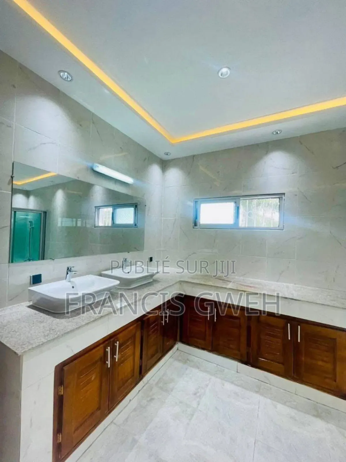 7chbre Duplex dans Francis Gweh, Cocody à Louer