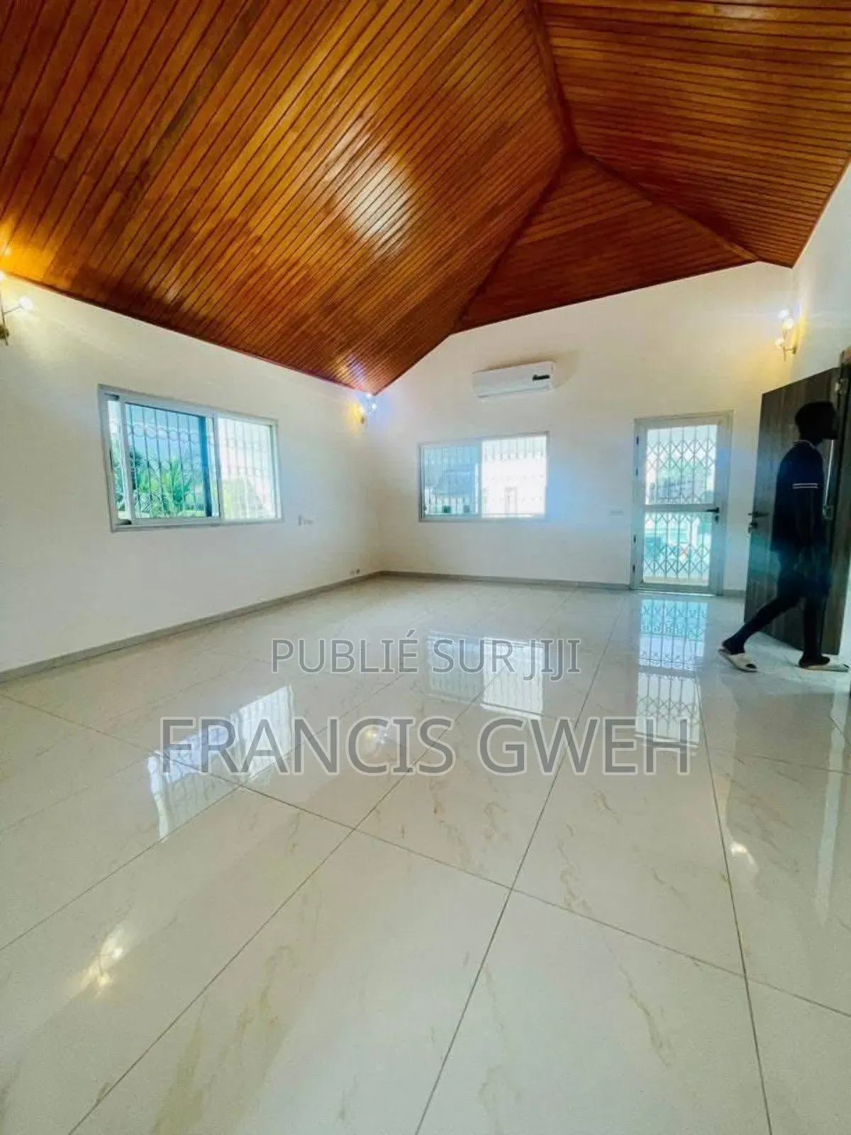 7chbre Duplex dans Francis Gweh, Cocody à Louer