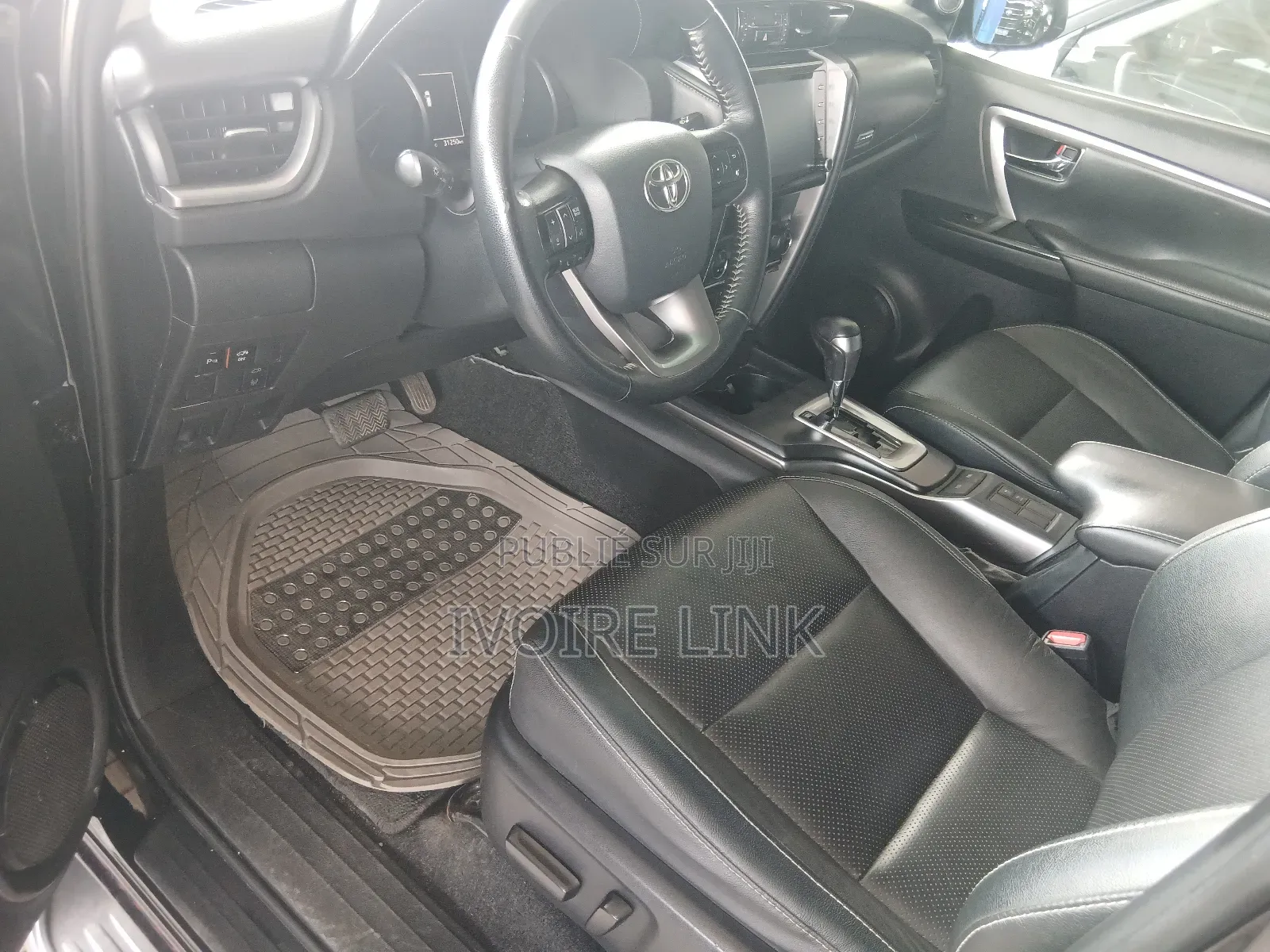 Toyota Fortuner 2023 Noir