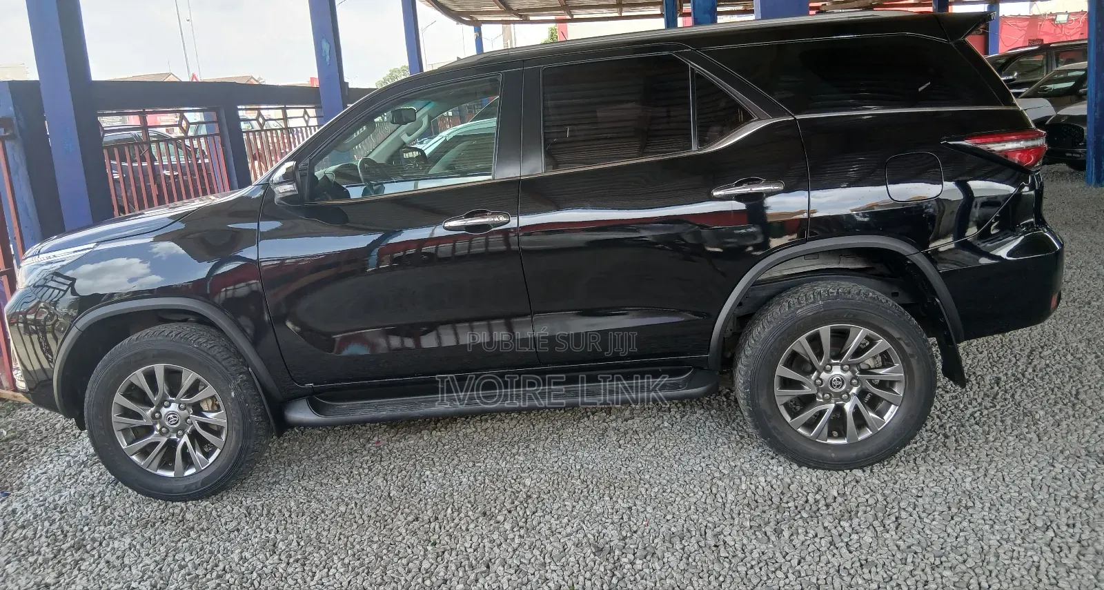 Toyota Fortuner 2023 Noir