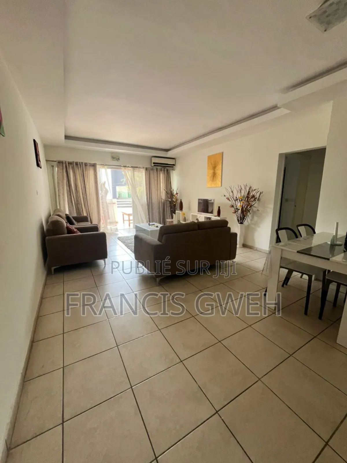 2chbre Appartement dans Francis Gweh, Cocody à Louer