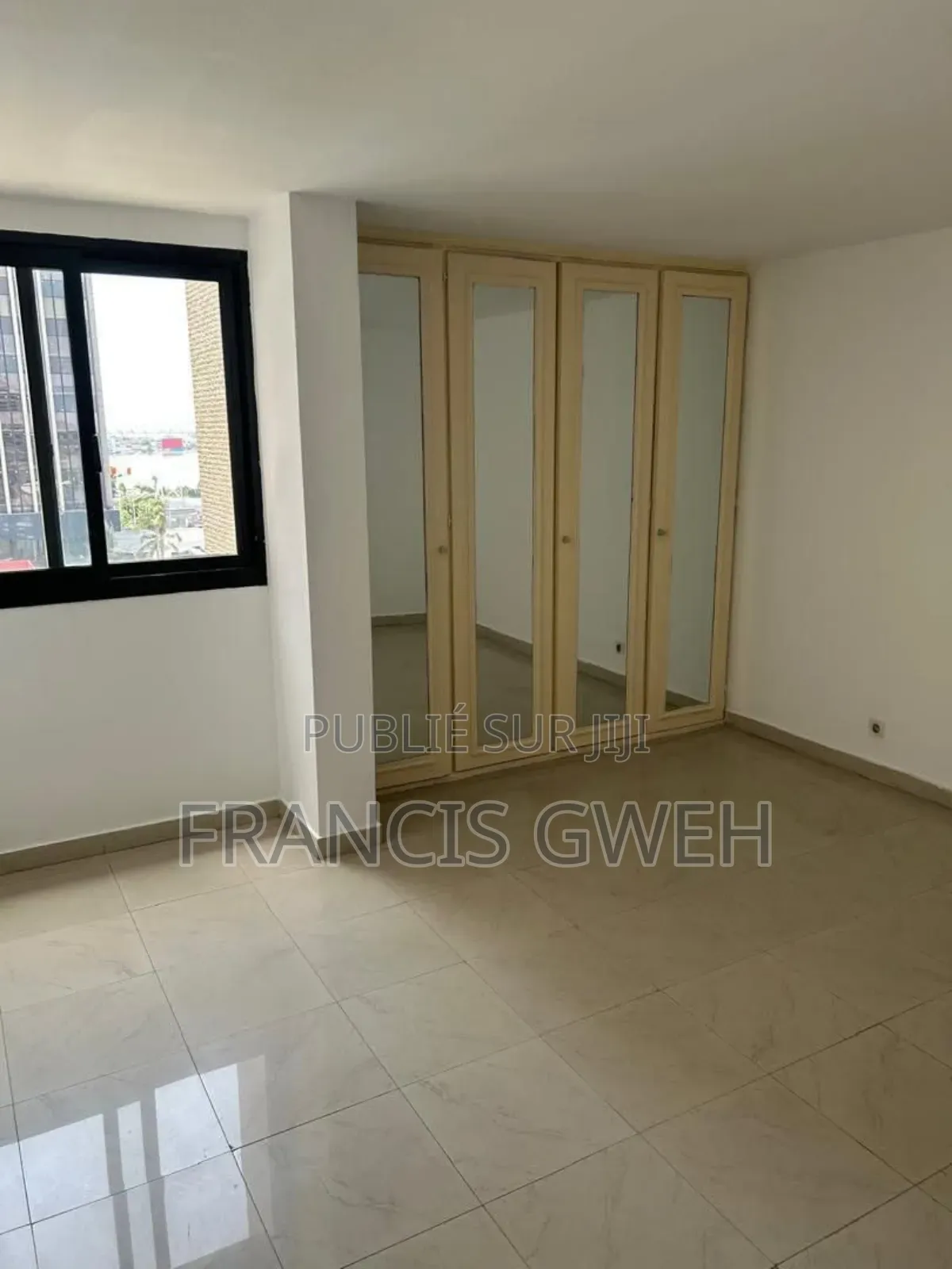 2chbre Appartement dans Francis Gweh, Cocody à Louer