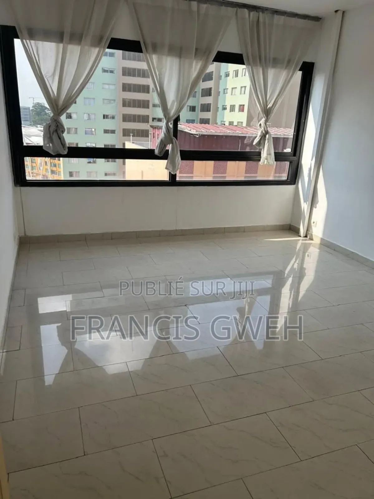 2chbre Appartement dans Francis Gweh, Cocody à Louer