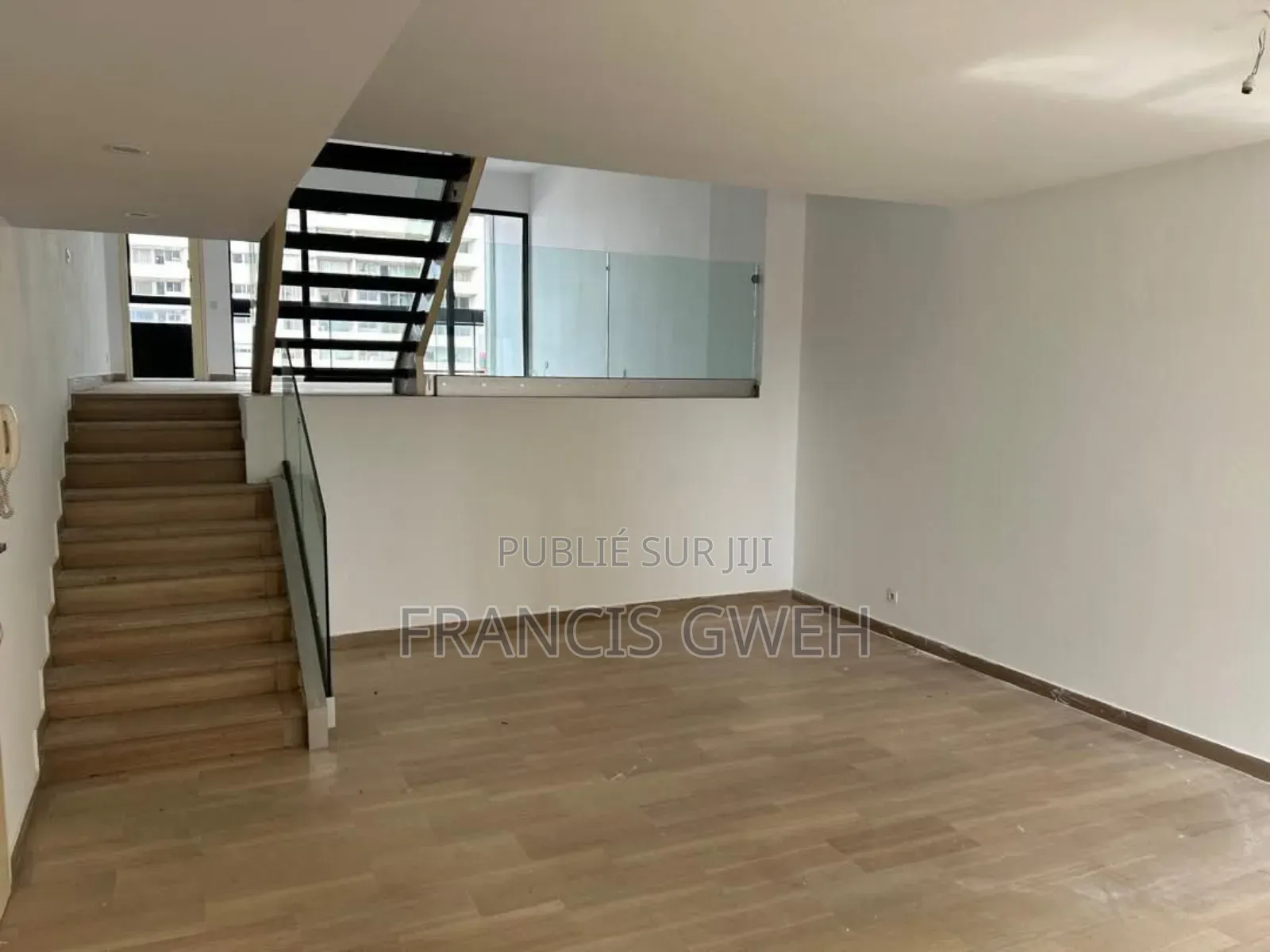 2chbre Appartement dans Francis Gweh, Cocody à Louer