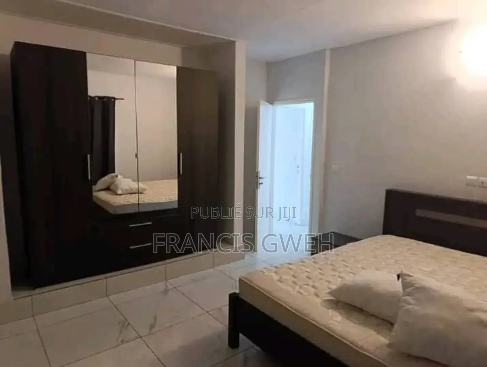 3chbre Villa dans Francis Gweh, Cocody à Louer