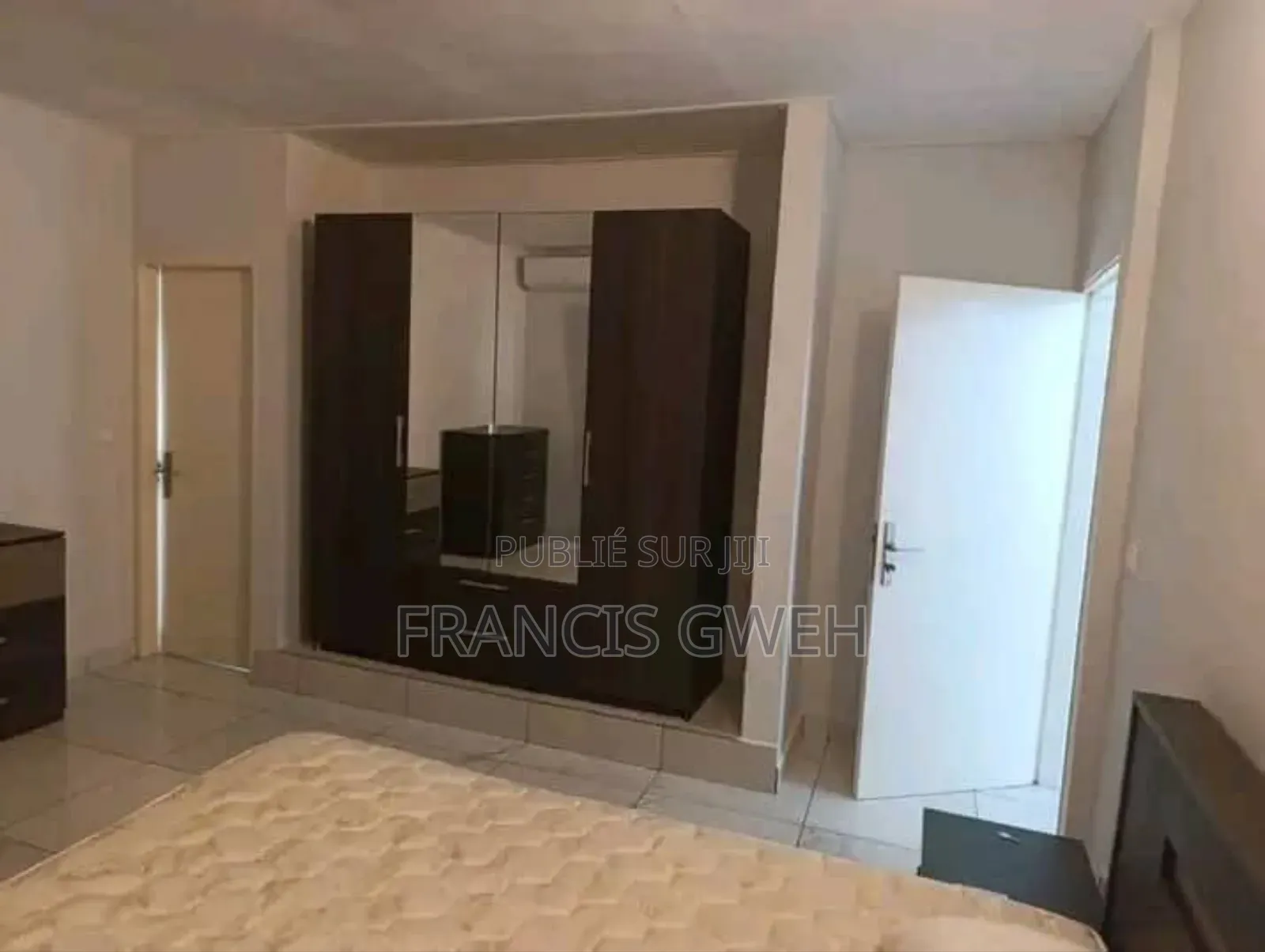 3chbre Villa dans Francis Gweh, Cocody à Louer