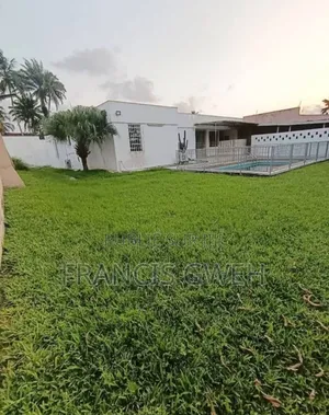 4chbre Villa dans Francis Gweh, Cocody à Louer