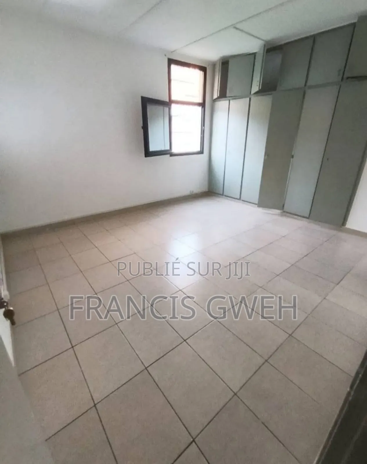 4chbre Villa dans Francis Gweh, Cocody à Louer