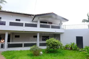 5chbre Duplex dans Francis Gweh, Cocody à Louer