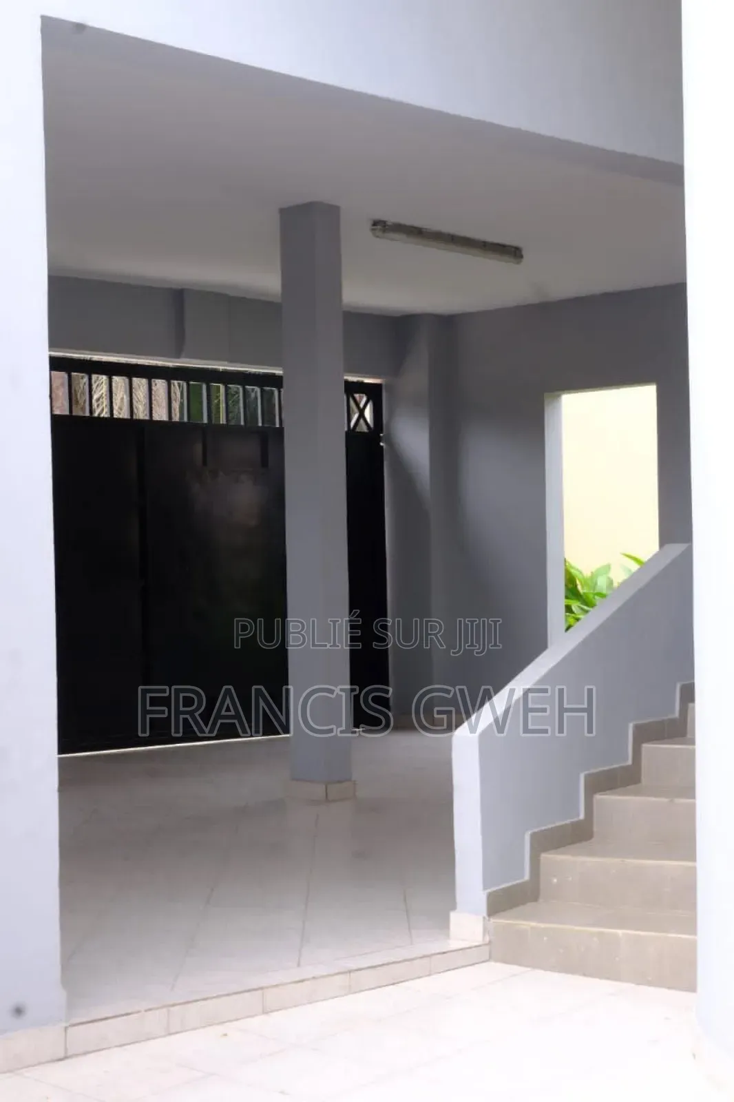 5chbre Duplex dans Francis Gweh, Cocody à Louer