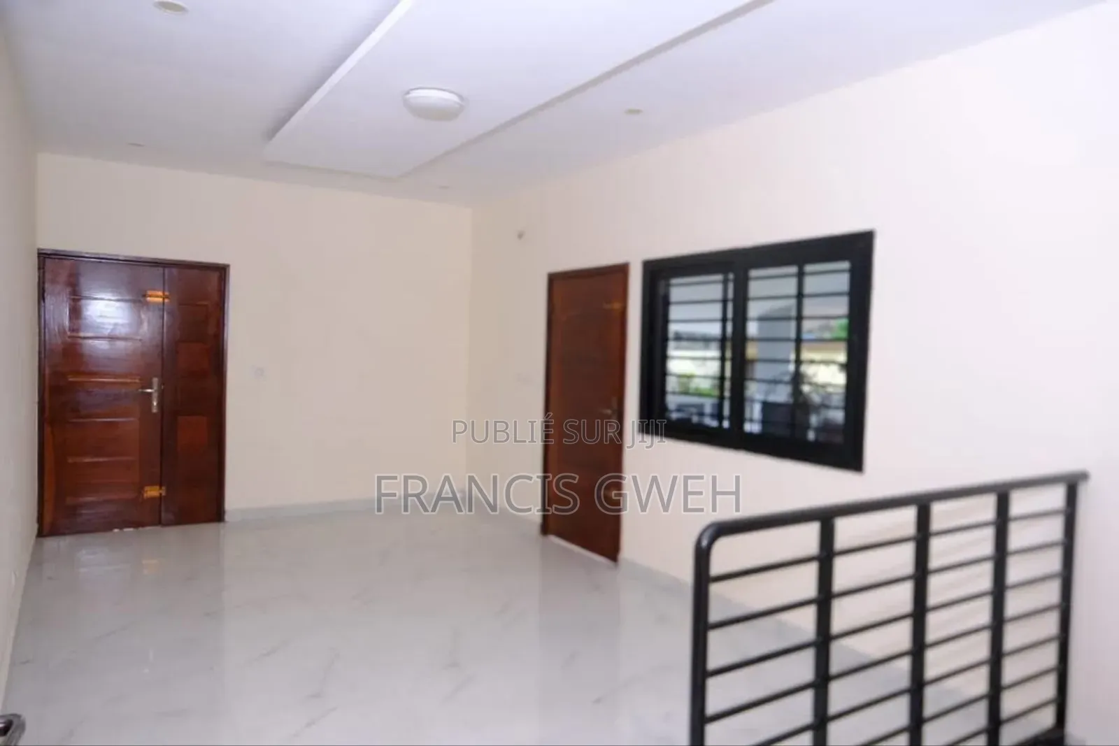 5chbre Duplex dans Francis Gweh, Cocody à Louer