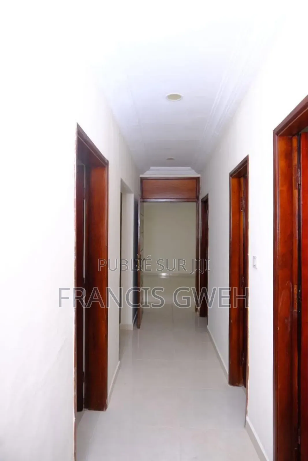 5chbre Duplex dans Francis Gweh, Cocody à Louer