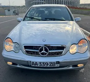 Mercedes-Benz C200 2005 Gris