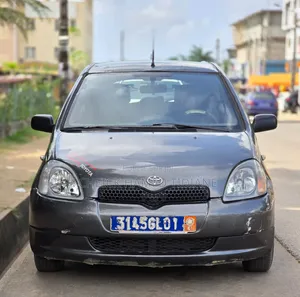 Toyota Yaris 1.4 2002 Gris