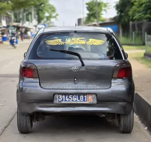 Toyota Yaris 1.4 2002 Gris