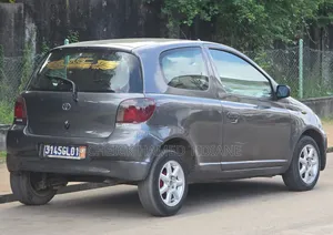 Toyota Yaris 1.4 2002 Gris